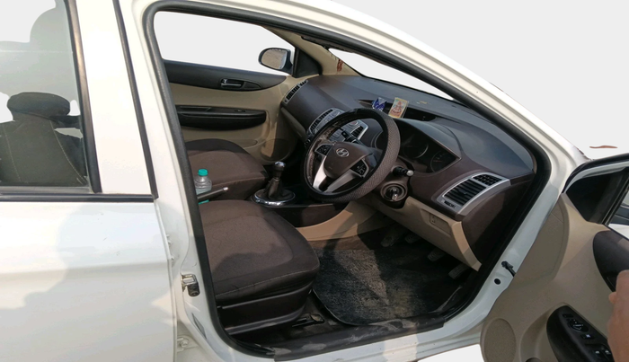 2011 Hyundai i20 SPORTZ 1.2, Petrol, Manual, 59,774 km, interior