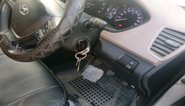 2017 Hyundai Elite i20 ASTA 1.2, Petrol, Manual, 1,44,736 km, interior