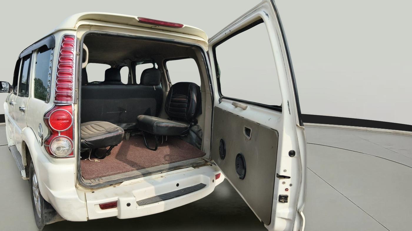 2013 Mahindra Scorpio VLX 2WD AIRBAG, Diesel, Manual, 1,60,770 km, exterior