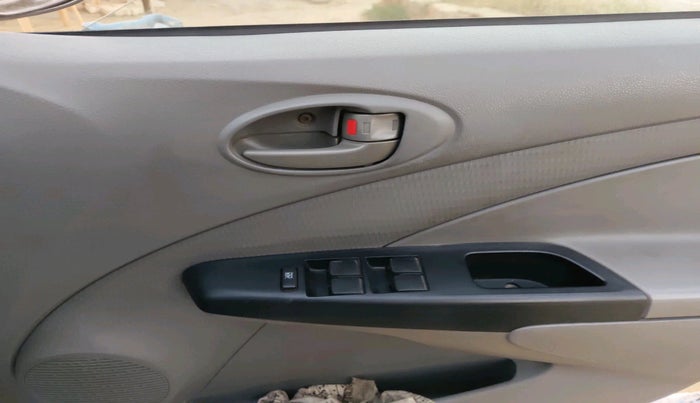 2011 Toyota Etios G SP, Petrol, Manual, 1,24,175 km, interior