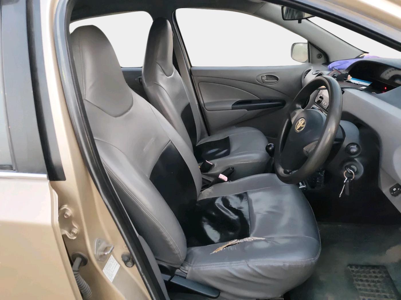 2011 Toyota Etios G SP, Petrol, Manual, 1,24,175 km, interior