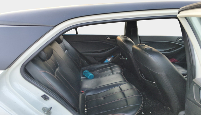 2017 Hyundai Elite i20 ASTA 1.4 CRDI DUAL TONE, Diesel, Manual, 1,33,000 km, interior