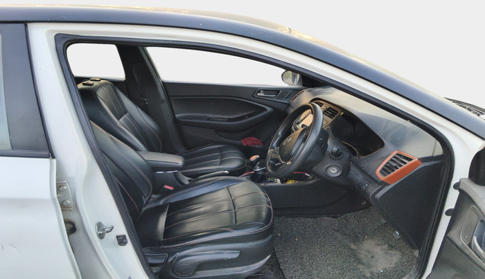 2017 Hyundai Elite i20 ASTA 1.4 CRDI DUAL TONE, Diesel, Manual, 1,33,000 km, interior