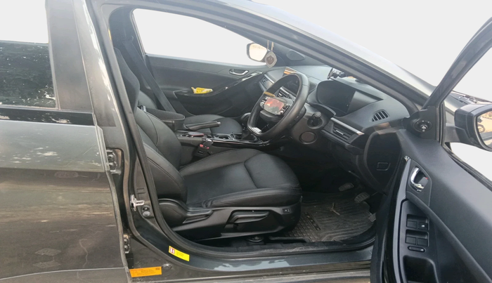 2024 Tata NEXON  Fearless Plus PS 1.2 iCNG, Petrol, Manual, 20,098 km, interior