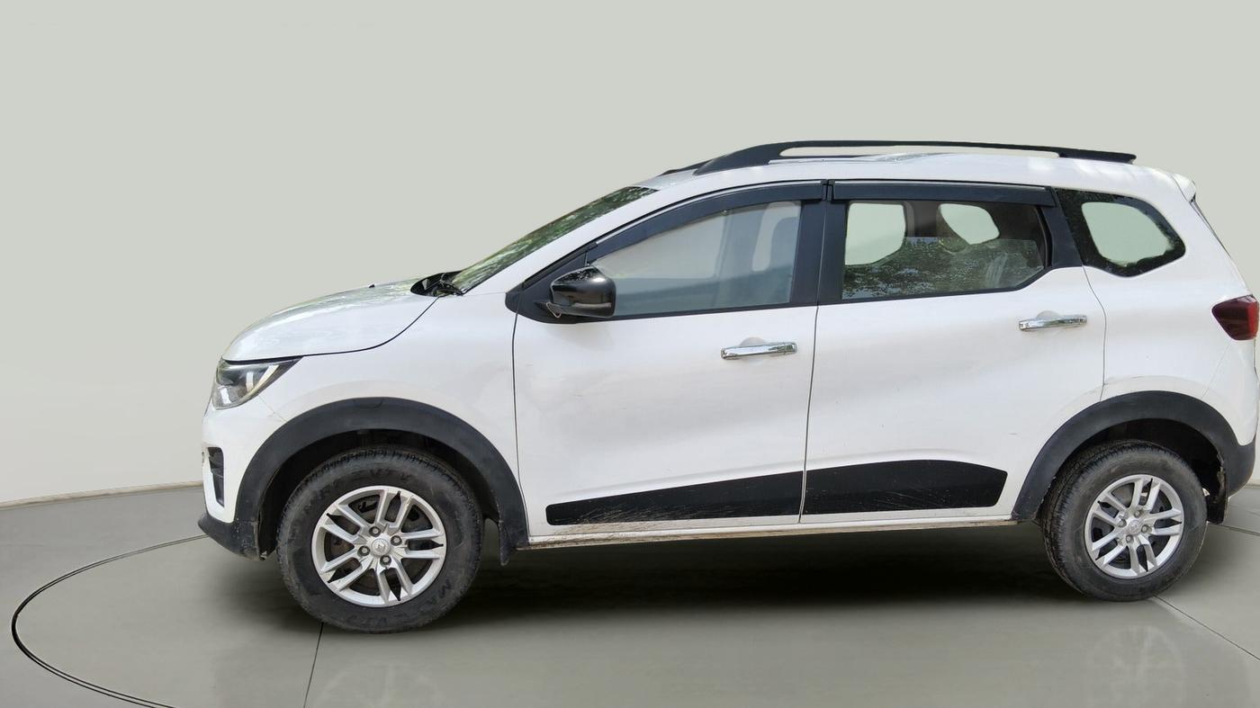 2023 Renault TRIBER RXT, Petrol, Manual, 2,697 km, exterior