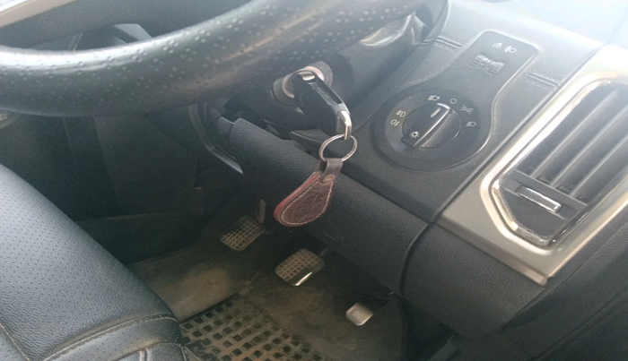 2018 Tata Hexa XT 4X2 7 STR, Diesel, Manual, 1,85,124 km, interior