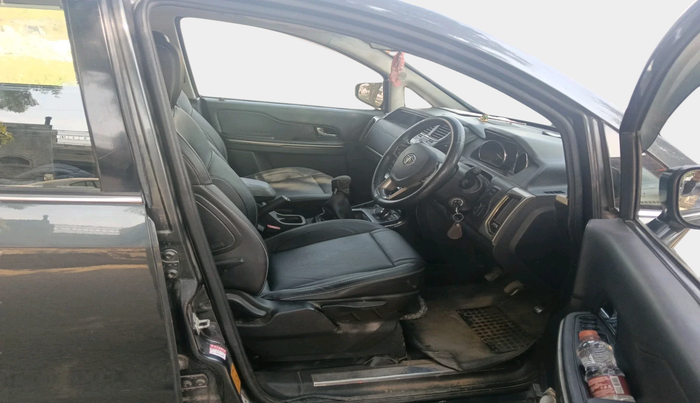 2018 Tata Hexa XT 4X2 7 STR, Diesel, Manual, 1,85,124 km, interior