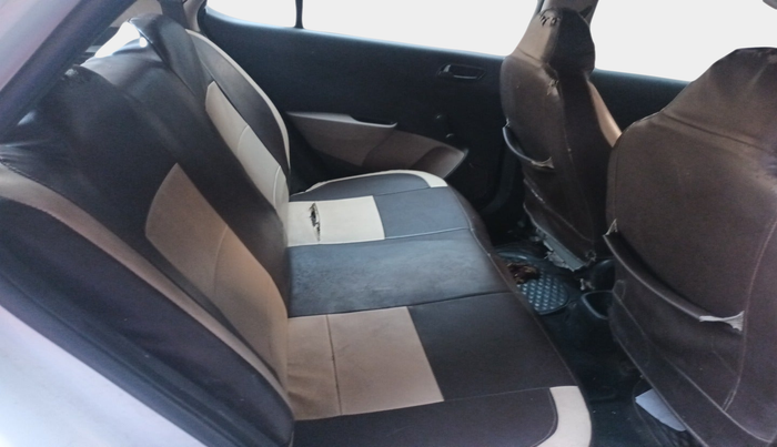 2013 Hyundai Grand i10 ERA 1.2 KAPPA VTVT, Petrol, Manual, 1,30,802 km, interior