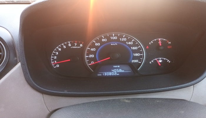2013 Hyundai Grand i10 ERA 1.2 KAPPA VTVT, Petrol, Manual, 1,30,802 km, interior