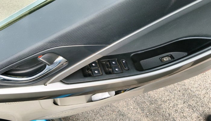 2017 Tata NEXON XZ PLUS DIESEL DUAL TONE, Diesel, Manual, 1,44,393 km, interior