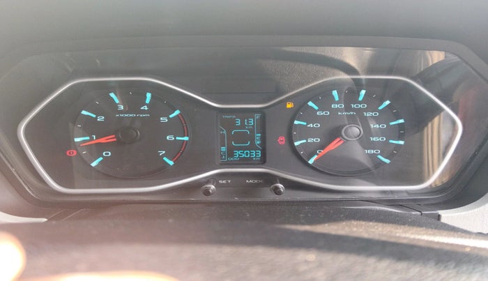 2022 Mahindra Scorpio S9, Diesel, Manual, 35,033 km, interior