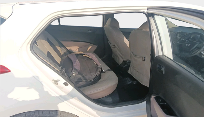 2015 Hyundai Grand i10 MAGNA 1.2 KAPPA VTVT, Petrol, Manual, 1,08,146 km, interior