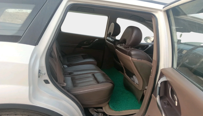 2012 Mahindra XUV500 W8, Diesel, Manual, 90,248 km, interior