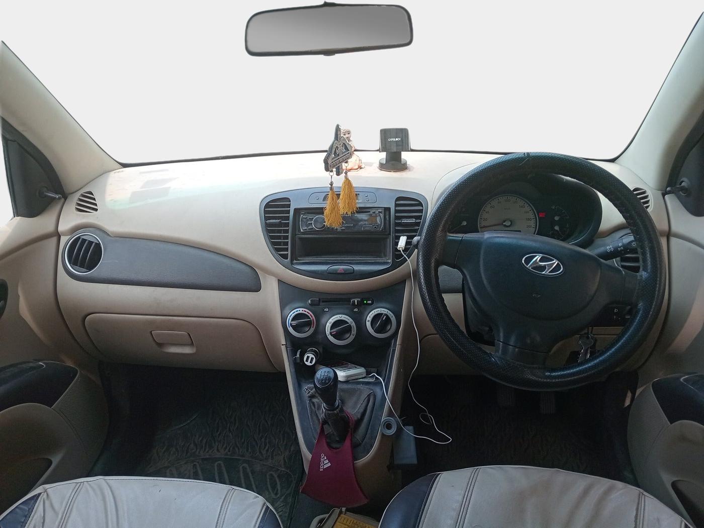 2010 Hyundai i10 MAGNA 1.2, Petrol, Manual, 83,622 km, interior
