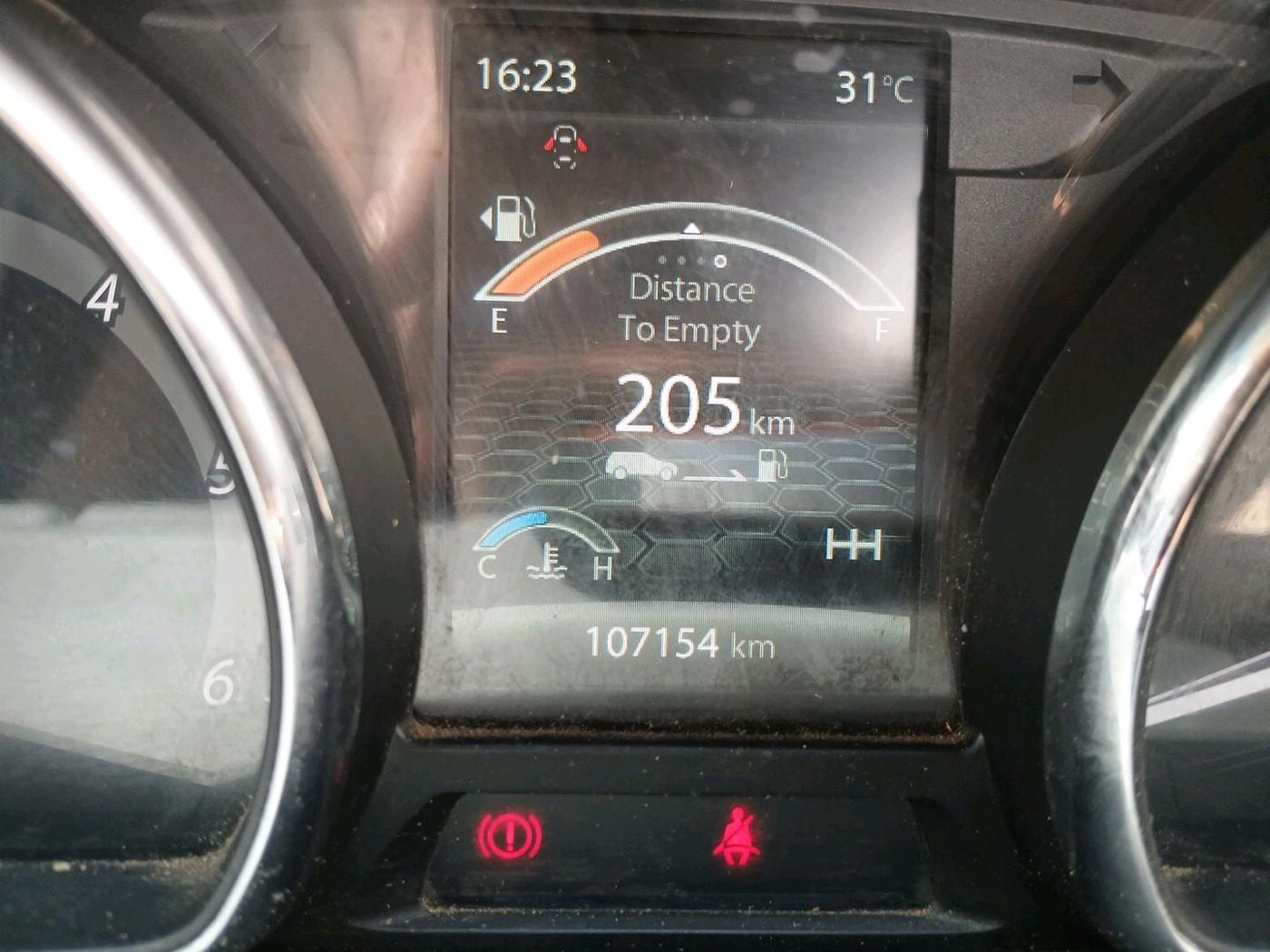 2018 Tata Hexa XE 4X2 7 STR, Diesel, Manual, 1,07,154 km, interior