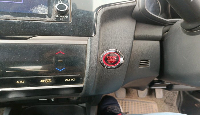 2017 Honda WR-V 1.5L I-DTEC VX MT, Diesel, Manual, 1,19,784 km, interior