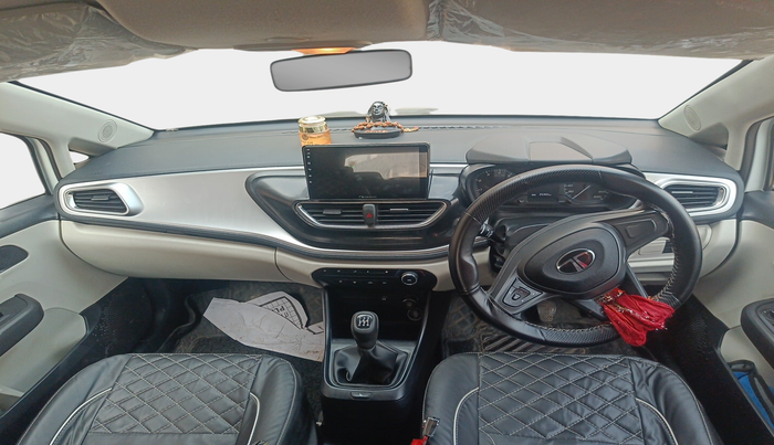 2024 Tata ALTROZ XM PETROL, Petrol, Manual, 25,302 km, interior