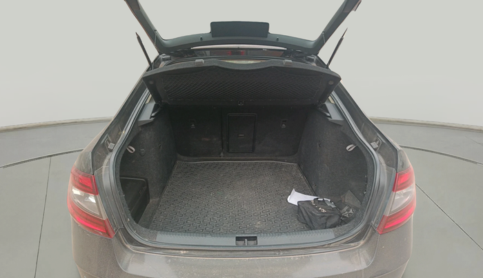 2018 Skoda Octavia 2.0 TDI L&K AT, Diesel, Automatic, 1,23,389 km, exterior