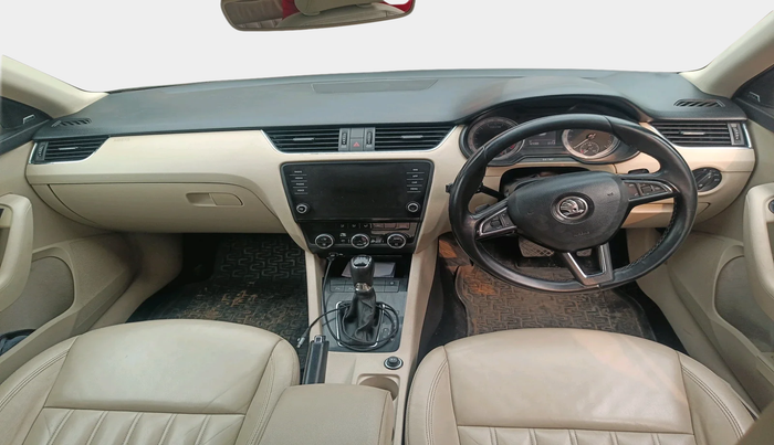 2018 Skoda Octavia 2.0 TDI L&K AT, Diesel, Automatic, 1,23,389 km, interior