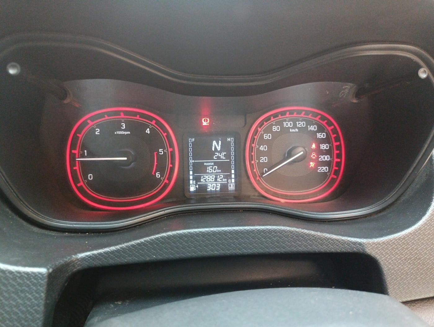 2018 Maruti Vitara Brezza ZDI PLUS AT DUAL TONE, Diesel, Automatic, 1,30,500 km, interior
