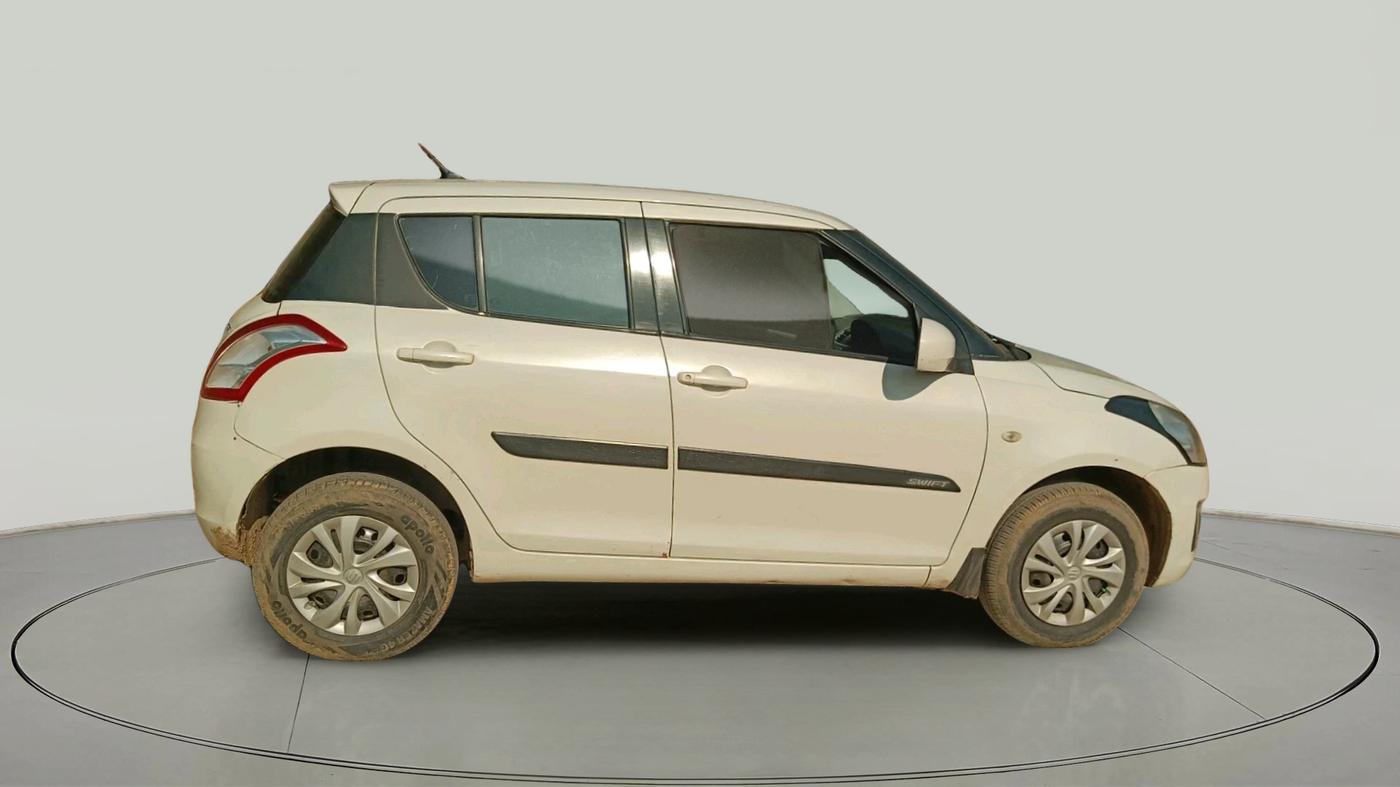 2017 Maruti Swift LXI (O), CNG, Manual, 1,32,659 km, exterior
