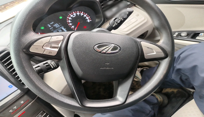 2022 Mahindra XUV300 W4 1.2 PETROL, Petrol, Manual, 78,103 km, interior