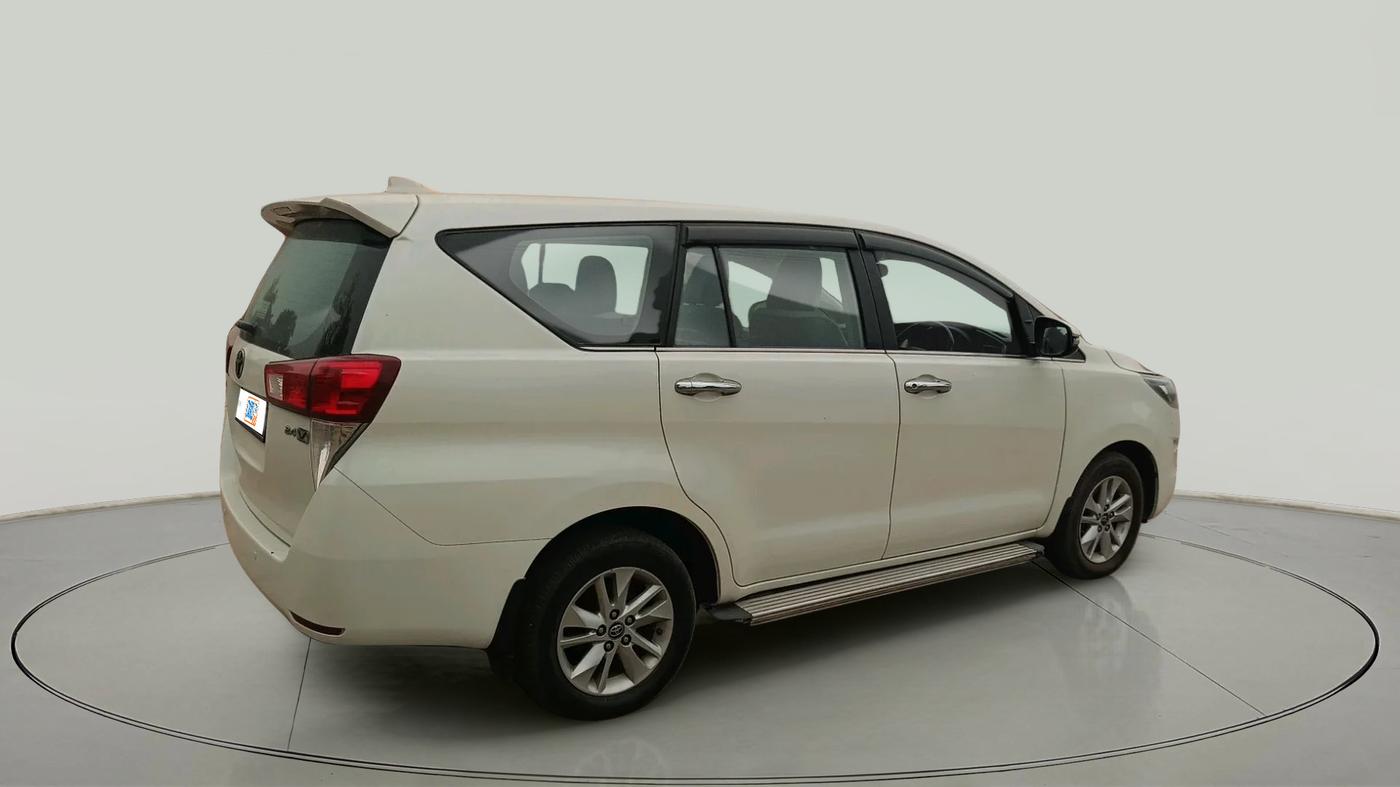 2018 Toyota Innova Crysta 2.4 VX 8 STR, Diesel, Manual, 1,22,580 km, exterior