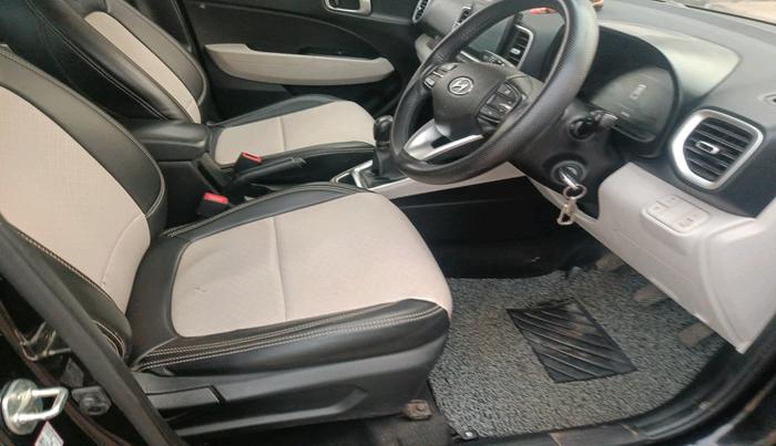 2024 Hyundai VENUE S 1.2, Petrol, Manual, 39,129 km, interior