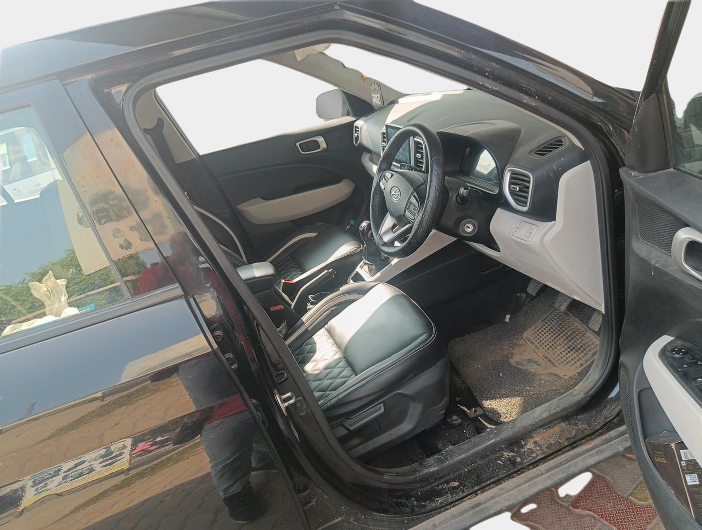2023 Hyundai VENUE S(O) 1.2, Petrol, Manual, 10,150 km, interior