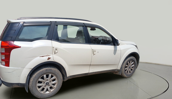2016 Mahindra XUV500 W10 1.99, Diesel, Manual, 1,42,585 km, exterior