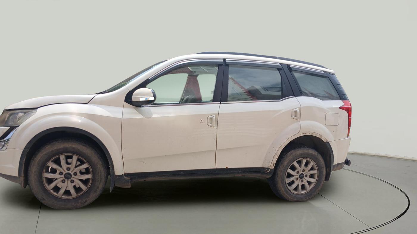 2016 Mahindra XUV500 W10 1.99, Diesel, Manual, 1,43,937 km, exterior