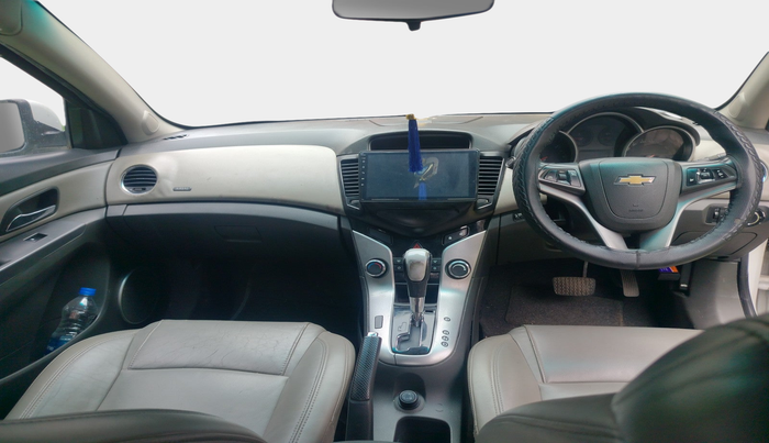 2010 Chevrolet Cruze LTZ AT, Diesel, Automatic, 1,25,427 km, interior
