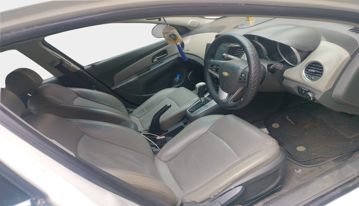 2010 Chevrolet Cruze LTZ AT, Diesel, Automatic, 1,25,427 km, interior