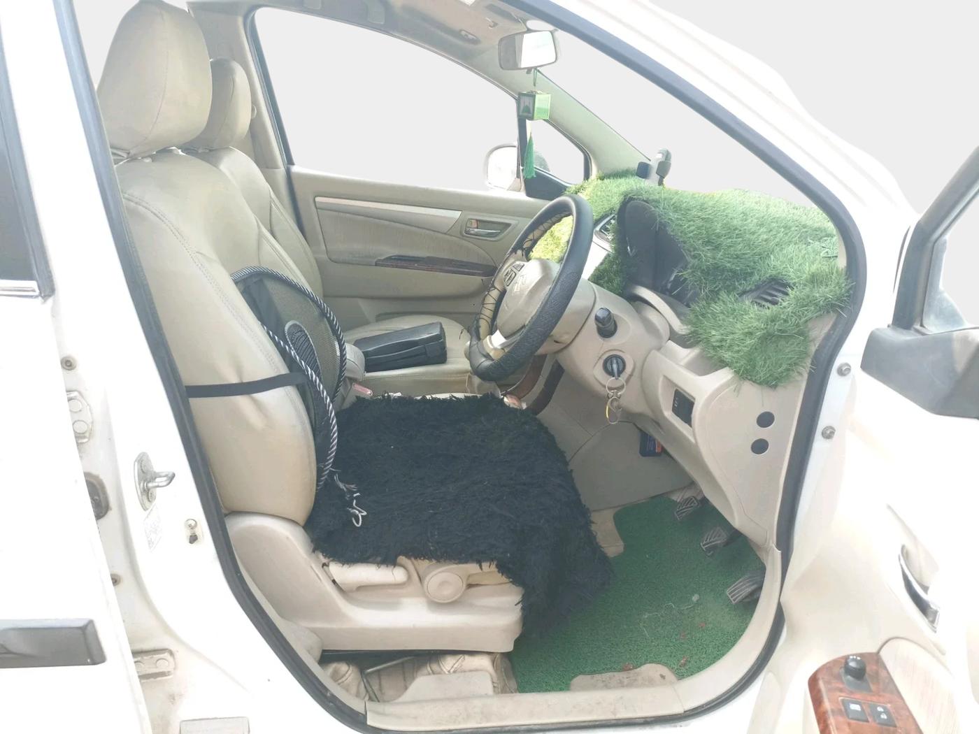 2013 Maruti Ertiga ZDI, Diesel, Manual, 1,92,204 km, interior