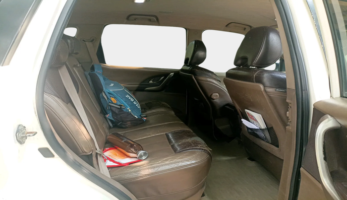 2012 Mahindra XUV500 W8, Diesel, Manual, 3,02,854 km, interior