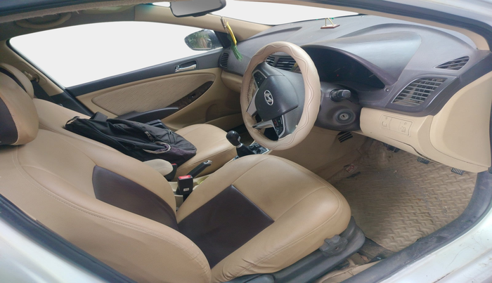 2011 Hyundai Verna FLUIDIC 1.6 CRDI SX, Diesel, Manual, 1,27,946 km, interior