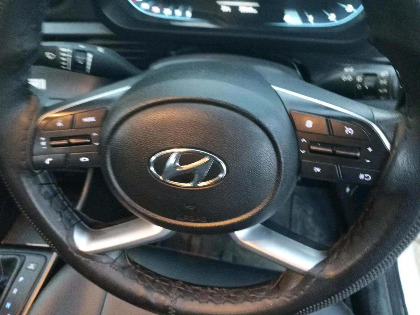 2022 Hyundai NEW I20 Sportz 1.2 IVT, Petrol, Automatic, 35,560 km, interior