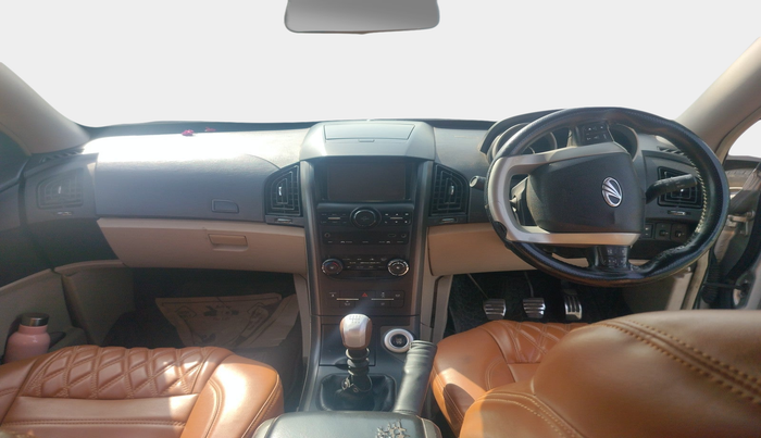2017 Mahindra XUV500 W10 1.99, Diesel, Manual, 91,127 km, interior