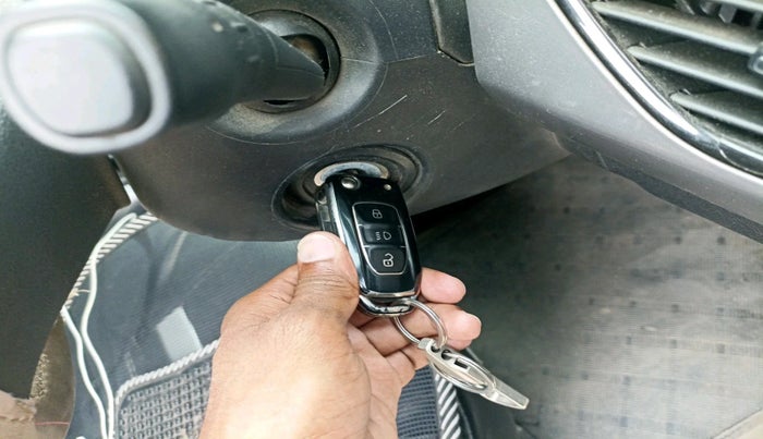 2023 Tata NEXON XM SUNROOF PETROL, Petrol, Manual, 52,470 km, interior