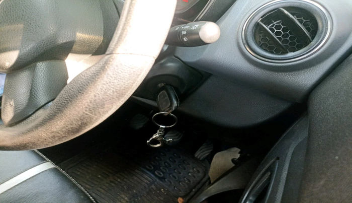 2017 Renault Kwid RXT 1.0, Petrol, Manual, 48,240 km, interior