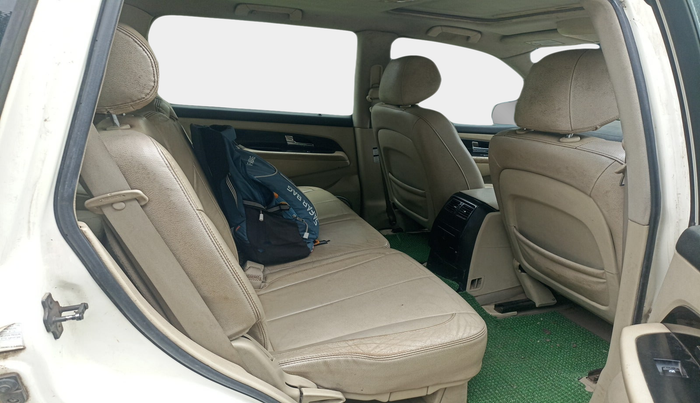2013 Ssangyong Rexton RX7, Diesel, Automatic, 1,65,116 km, interior