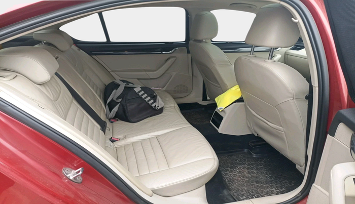 2017 Skoda Octavia STYLE PLUS AT 1.8 TSI, Petrol, Automatic, 96,079 km, interior