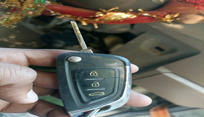 2011 Mahindra Bolero SLX BS-III, Diesel, Manual, 2,37,956 km, interior