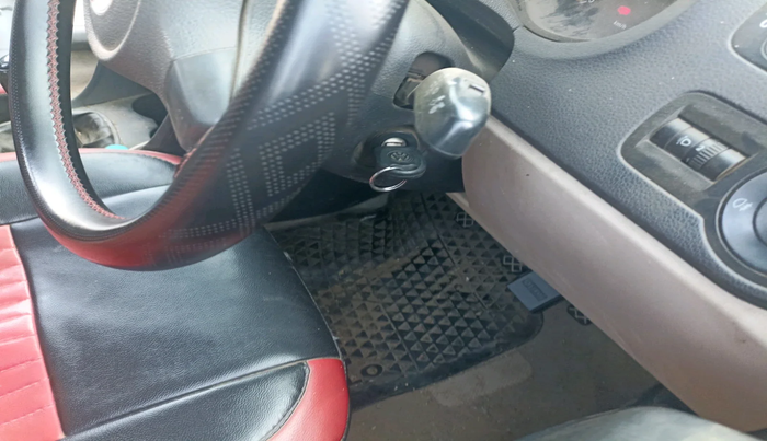 2012 Volkswagen Polo TRENDLINE 1.2L PETROL, Petrol, Manual, 1,41,667 km, interior