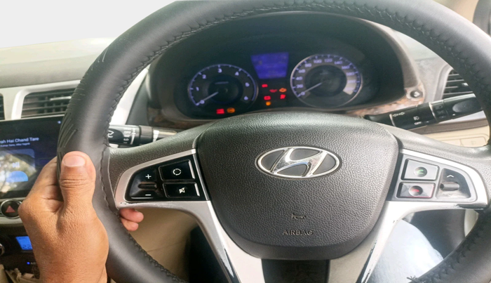 2011 Hyundai Verna FLUIDIC 1.6 VTVT SX, Diesel, Manual, 1,83,918 km, interior