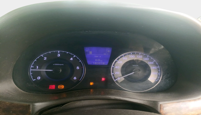 2011 Hyundai Verna FLUIDIC 1.6 VTVT SX, Diesel, Manual, 1,83,918 km, interior