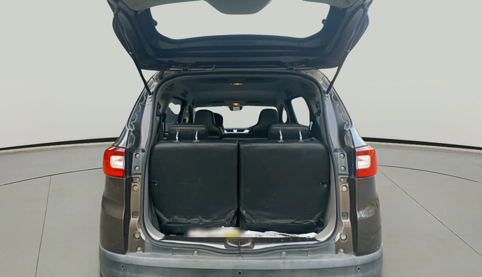 2022 Renault TRIBER RXZ AMT, Petrol, Automatic, 15,031 km, exterior