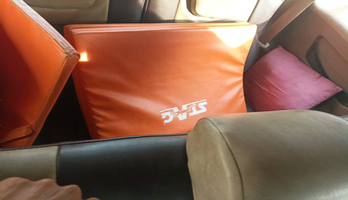 2011 Mahindra XUV500 W8, Diesel, Manual, 1,30,023 km, interior