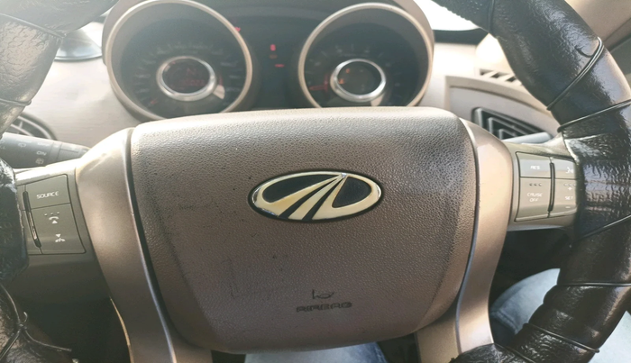 2011 Mahindra XUV500 W8, Diesel, Manual, 1,30,023 km, interior