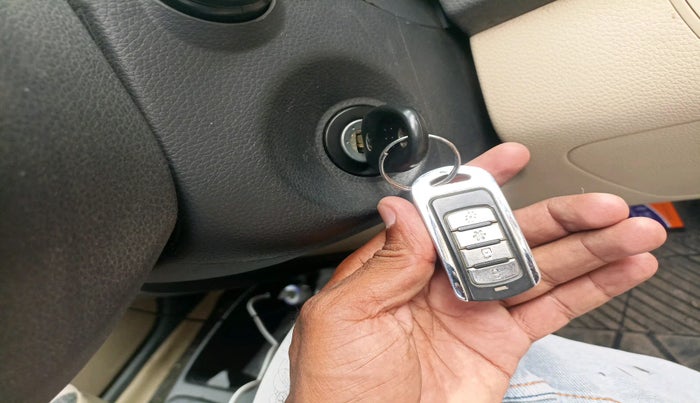 2018 Hyundai Eon MAGNA +, Petrol, Manual, 13,350 km, interior